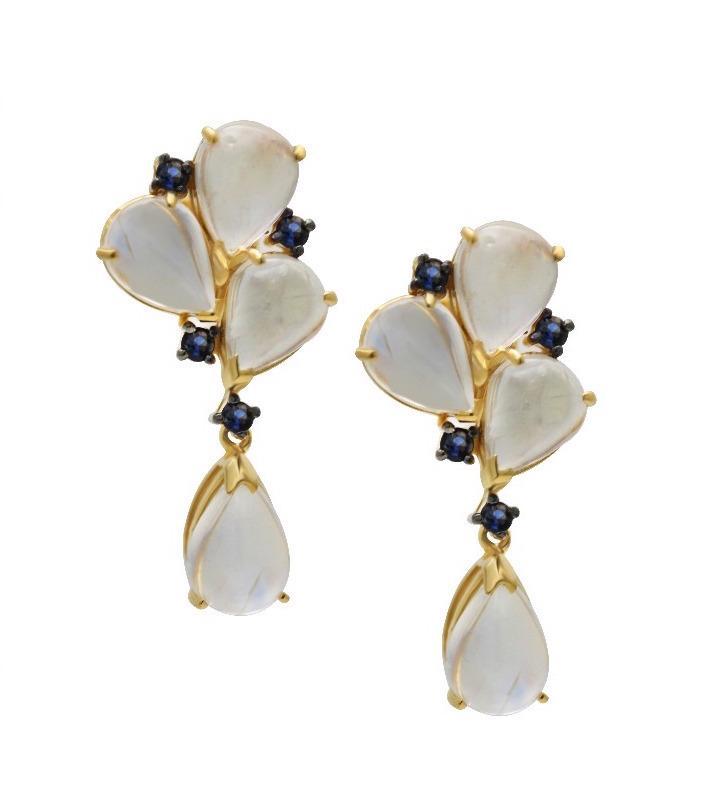 Tresor Collection - Rainbow Moonstone And Blue Sapphire Earring In 18k Yellow Gold
