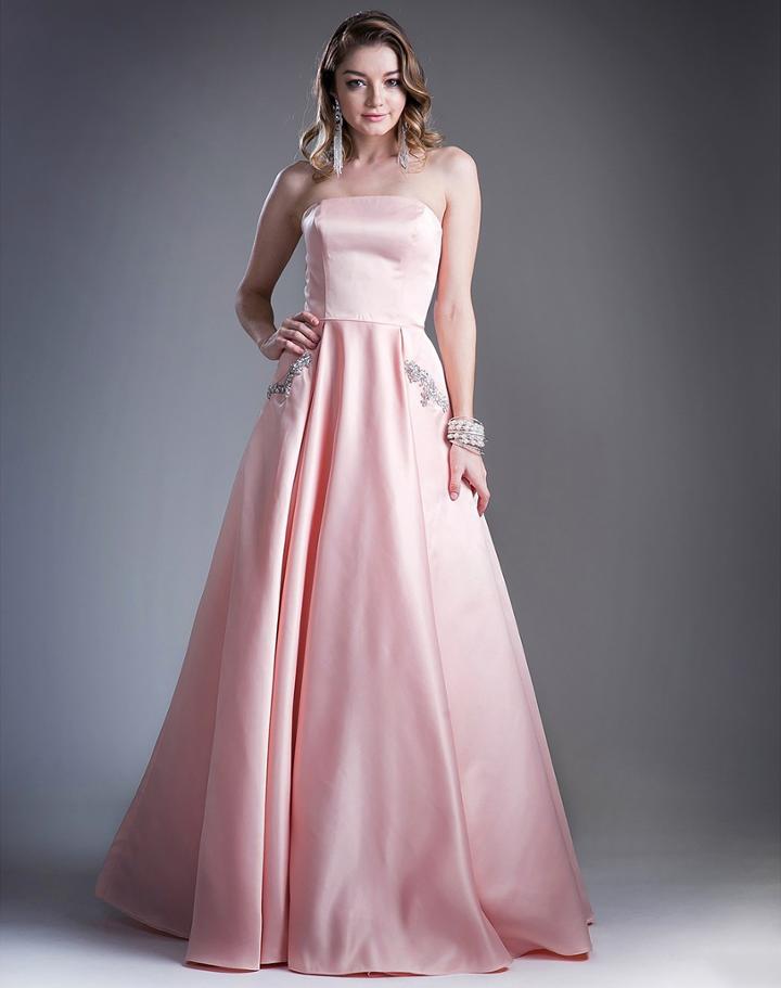 Cinderella Divine - Embellished Halter Neck A-line Dress With Train