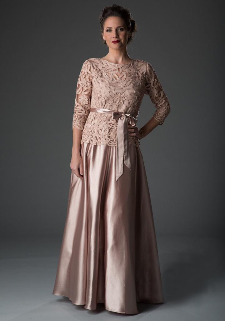 Soulmates - 1601x Queen Beaded Embroidered Evening Gown