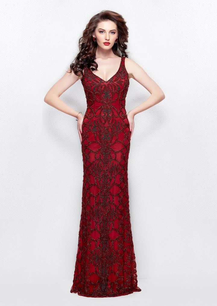 Primavera Couture - 1978 Beaded V-neck Sheath Dress