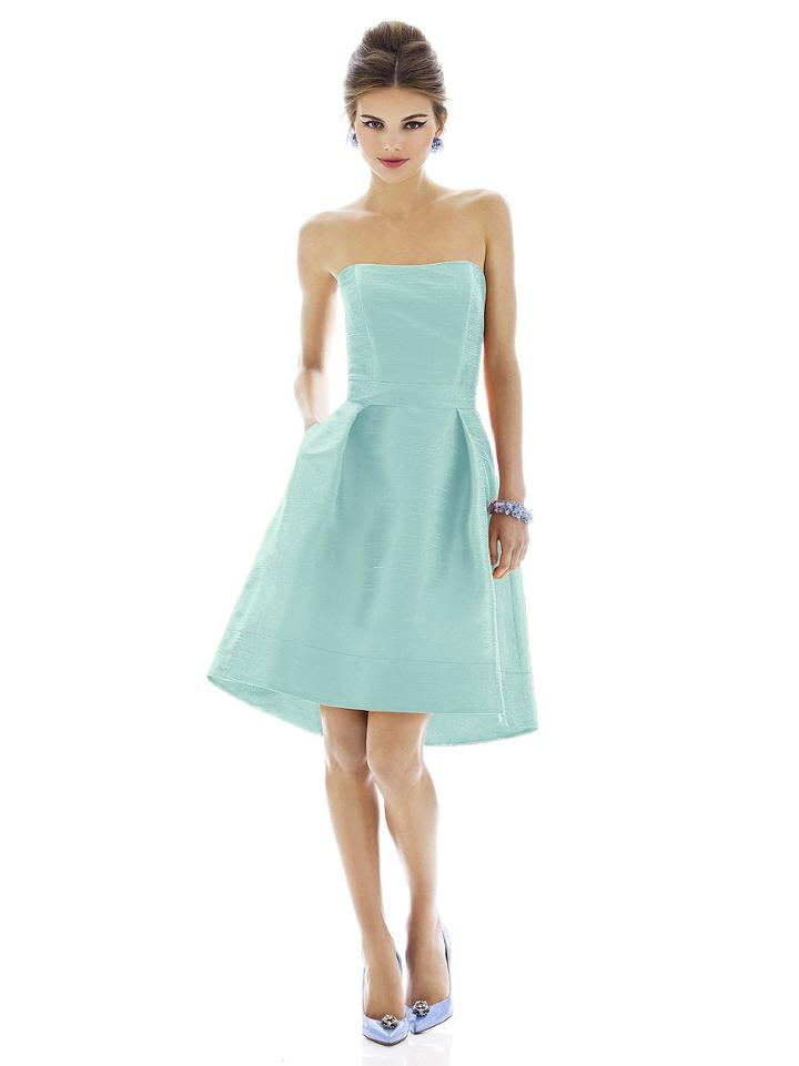 Alfred Sung - D580 Bridesmaid Dress In Sangria
