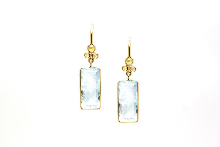 Tresor Collection - 18k Yellow Gold Earring With Aquamarine And Champagne Diamond