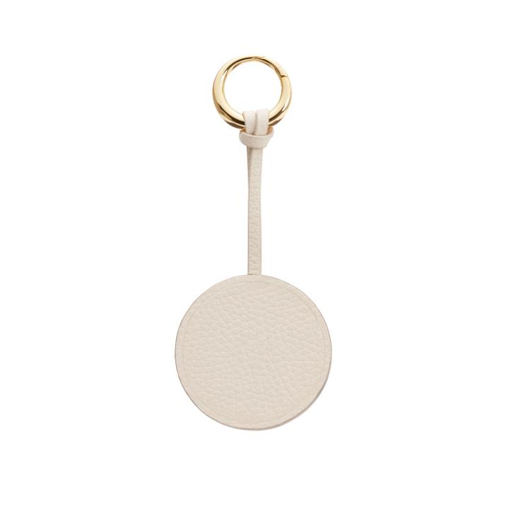 Women's Circle Keychain In Cream | Pebbled Leather By Cuyana