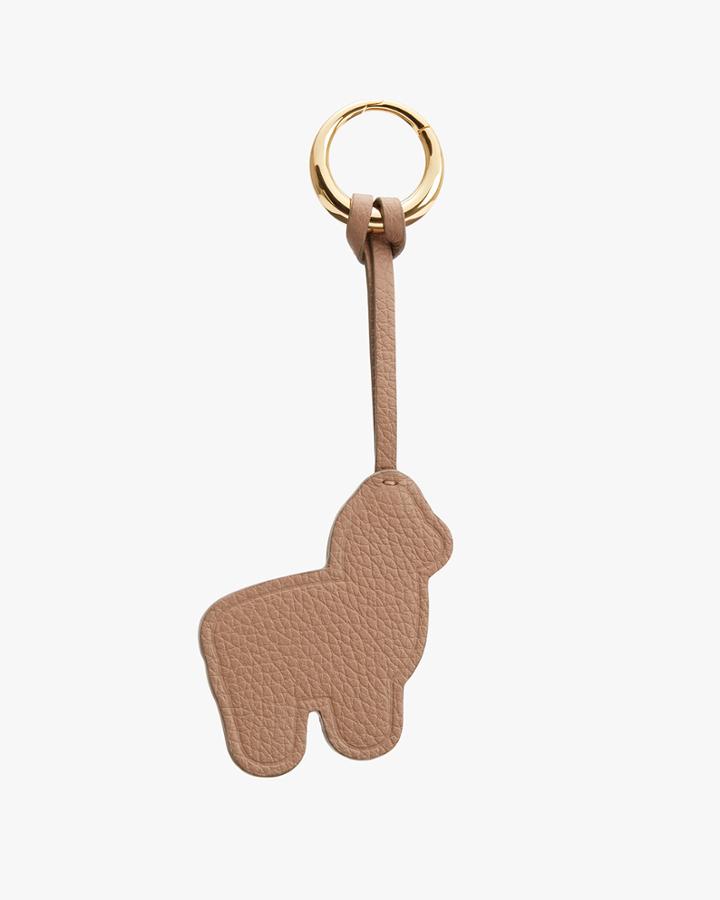 Women's Alpaca Keychain In Cappuccino | Pebbled Leather By Cuyana