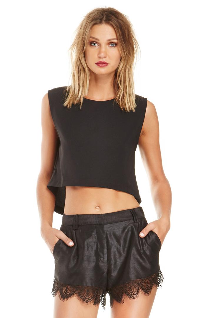 Dailylook Cameo Wake Me Shorts In Black M At Dailylook