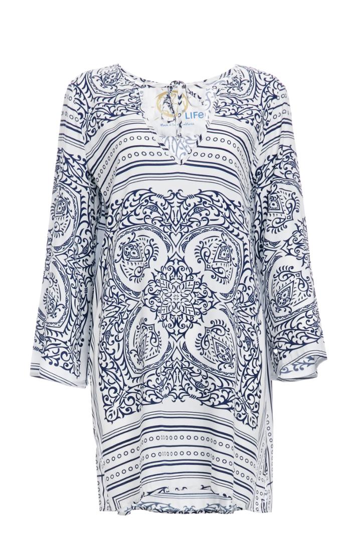 Dailylook Blue Life Vintage Scarf Print St Tropez Tunic In White / Navy Xs - L At Dailylook