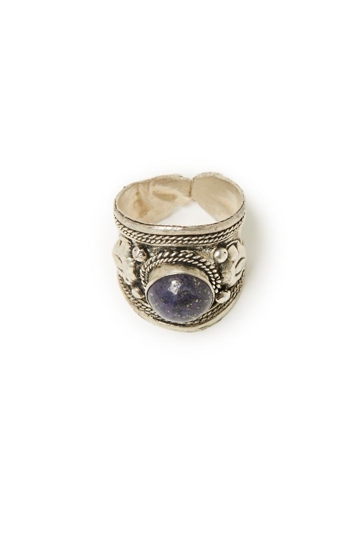 Dailylook Natalie B Lady Lazuli Ring In Navy At Dailylook