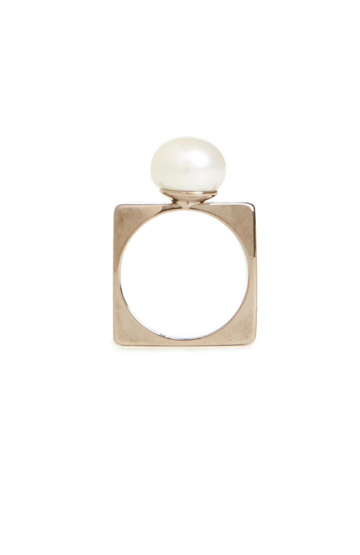 Dailylook J.o.a. Pearl Box Ring In Pearl 6.5 At Dailylook