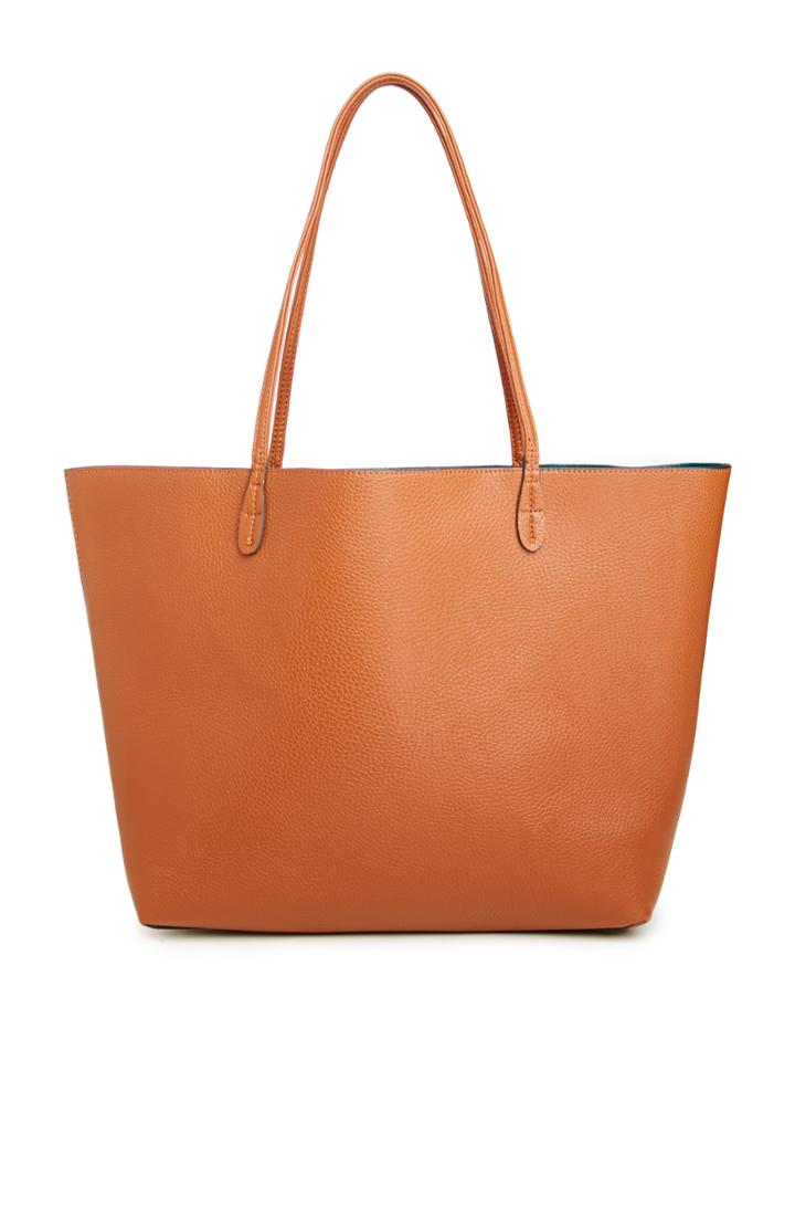 Dailylook Nim Reversible Vegan Leather Tote In Camel At Dailylook