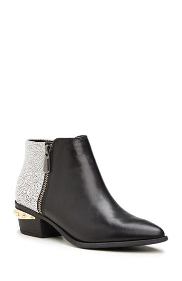 Dailylook Circus By Sam Edelman Holt Booties In Black / White 5 - 10
