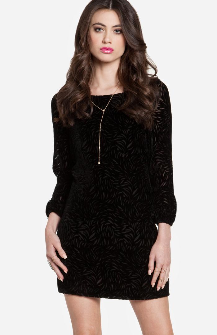 Dailylook Velvet Burnout Shift Dress In Black S At Dailylook