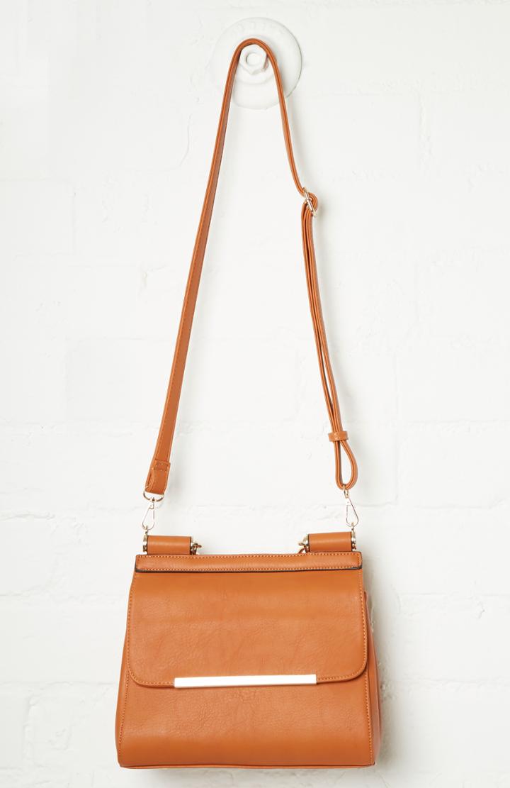 Dailylook Santana Vegan Leather Shoulder Bag In Camel At Dailylook