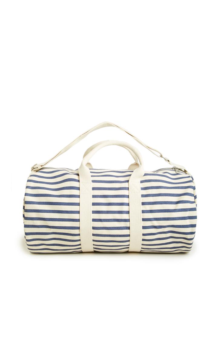 Dailylook Baggu Duffel Bag In Blue At Dailylook