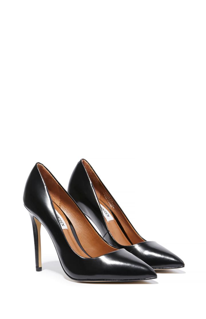Dailylook Steve Madden Proto Pumps In Black 6 - 10 At Dailylook