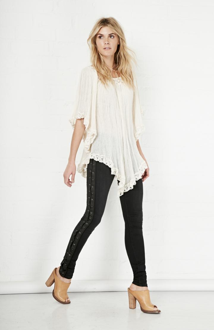 Dailylook Jens Pirate Booty Wild Flower Tunic In Beige One Size At Dailylook