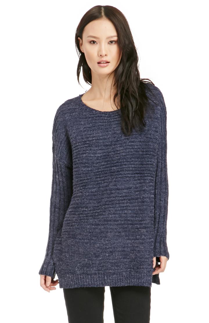 Dailylook Gyllenhaal Ribbed Pullover Sweater In Blue S/m - L/xl At Dailylook