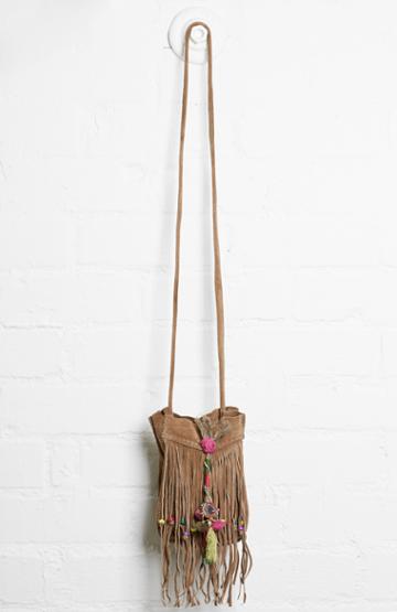 Dailylook Jesslyn Blake Suede Fringe  Tassel Bag In Tan At Dailylook
