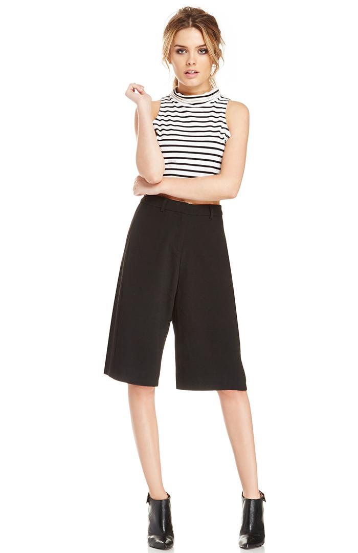 Dailylook Achro Culottes Shorts In Black S - M At Dailylook