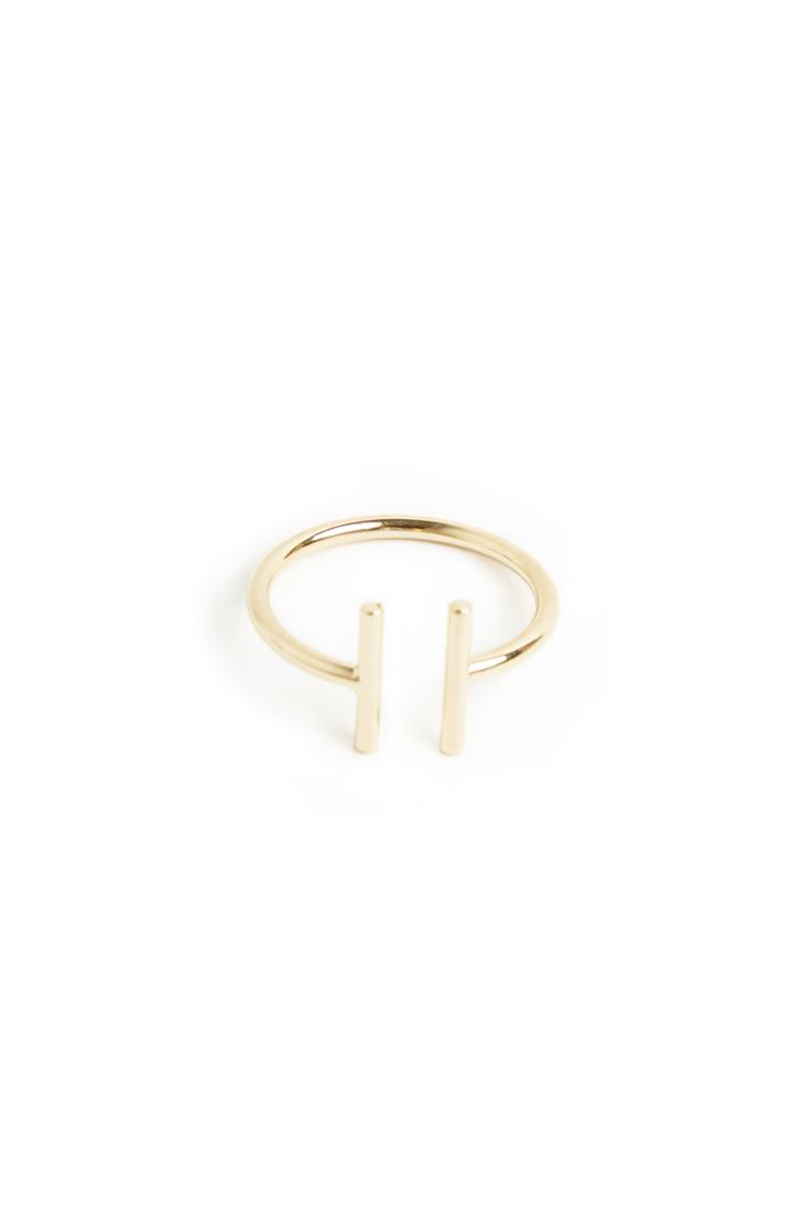 Dailylook Dailylook Clarissa Bar Ring In Gold At Dailylook