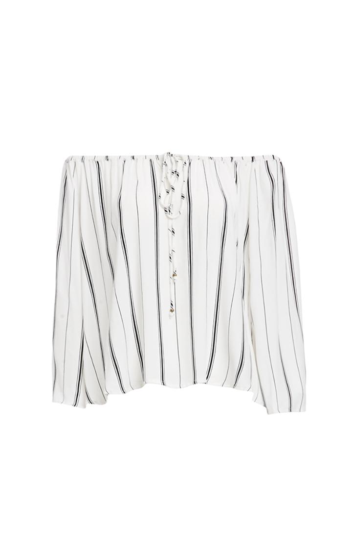 Dailylook Faithfull The Brand Le Pirate Top In White/black Xs - L At Dailylook