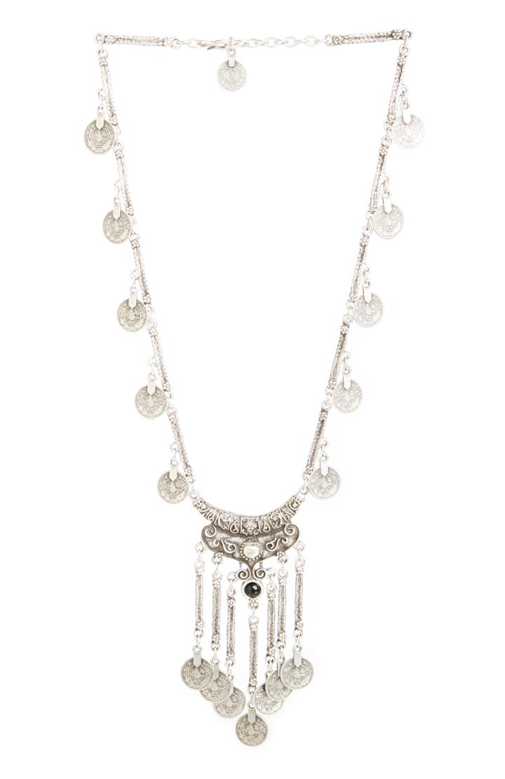 Dailylook Chanour Coin Neck Fringe Necklace In Silver At Dailylook