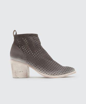 Dolce Vita Kenyon Booties Sand