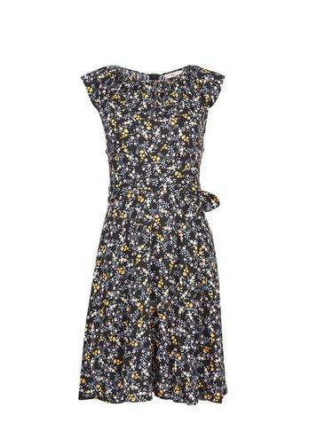 *billie & Blossom Petite Black Fit And Flare Dress