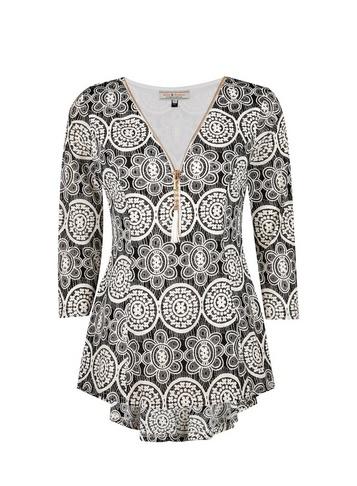 *billie & Blossom Mono Spiral Mesh Sleeve Top