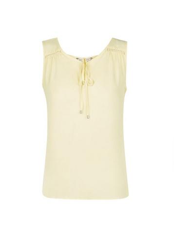 *billie & Blossom Petite Lemon Tie Neck Shell Top