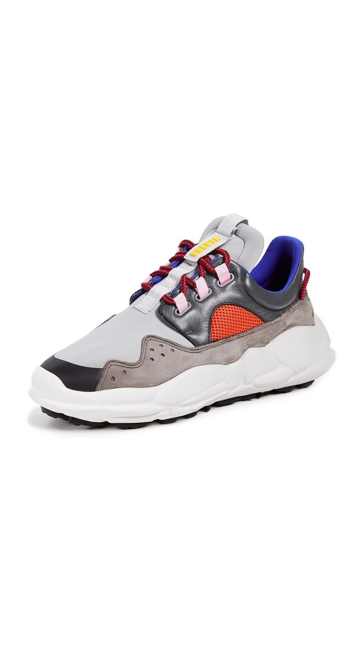 Versus Mixed Media Runners