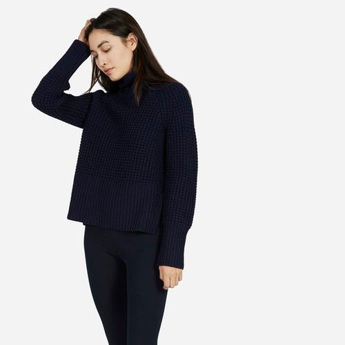 Everlane The Waffle Knit Turtleneck - Navy