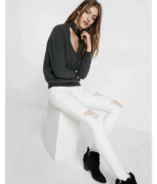 Express One Eleven Deep V Choker