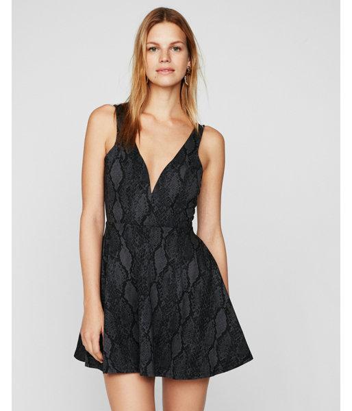 Express Womens Snake Deep V-wire Fit And Flare