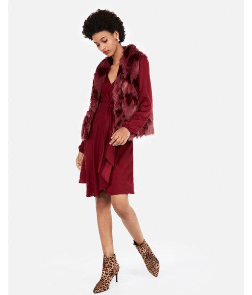 Express Womens Sculpted Faux Fur Vest