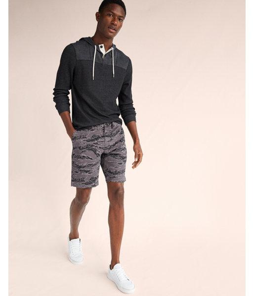 Express Mens Slim Fit Camo 9 Inch Flat Front