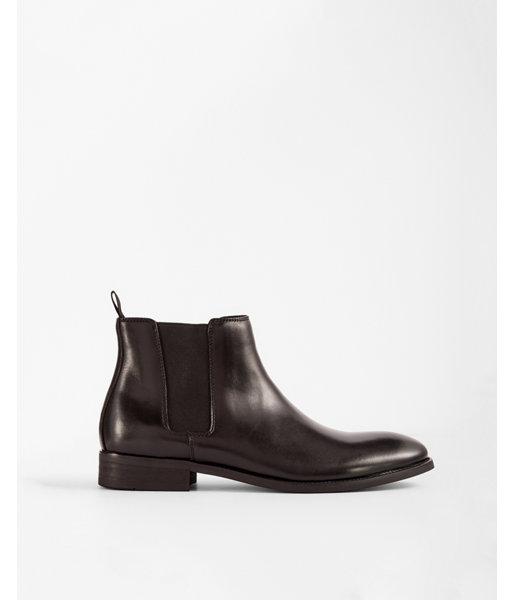 Express Rounded Toe Boot