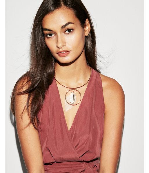 Express Womens Shell And Feather Circle Collar Necklace