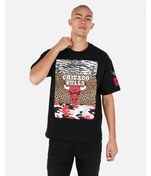 Express Mens Chicago Bulls Nba Oversized Graphic Tee