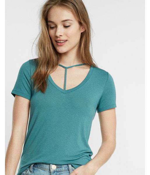 Express V-neck Choker