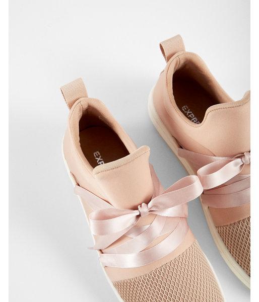 Express Ribbon Stretch