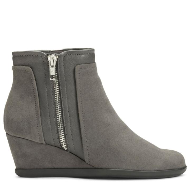 Aerosoles Women's Outfit Wedge Booties 