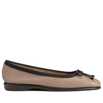 Aerosoles Women's Fashionista Medium/wide Flat Shoes 