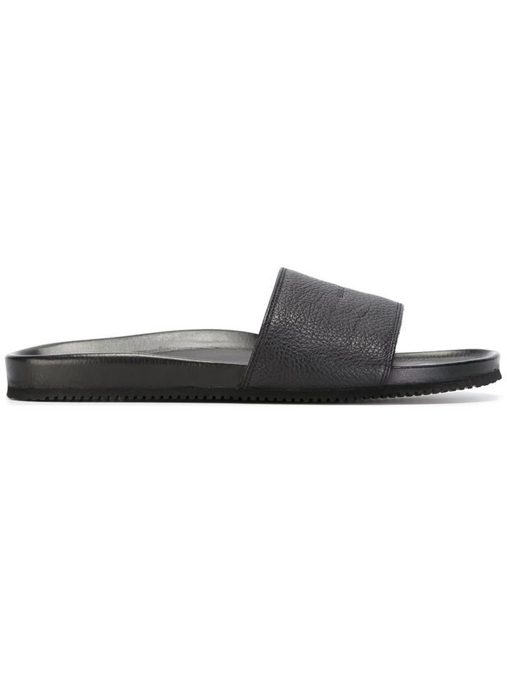 Buscemi Logo Engraved Sliders