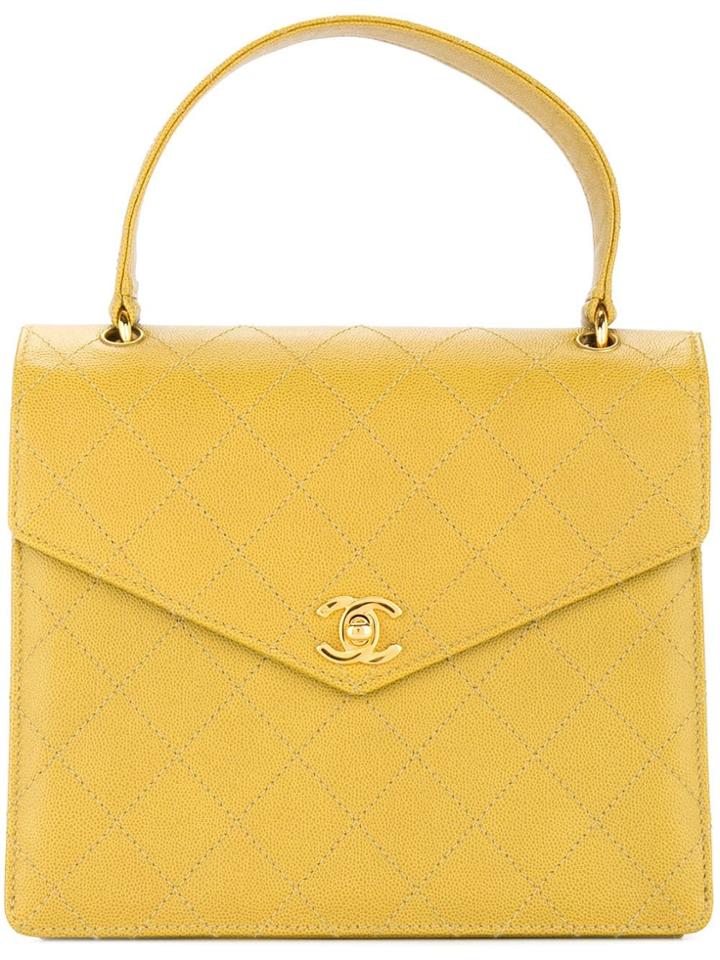Chanel Vintage Cc Logo Handbag - Yellow