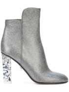 Andrea Gomez - Metallic