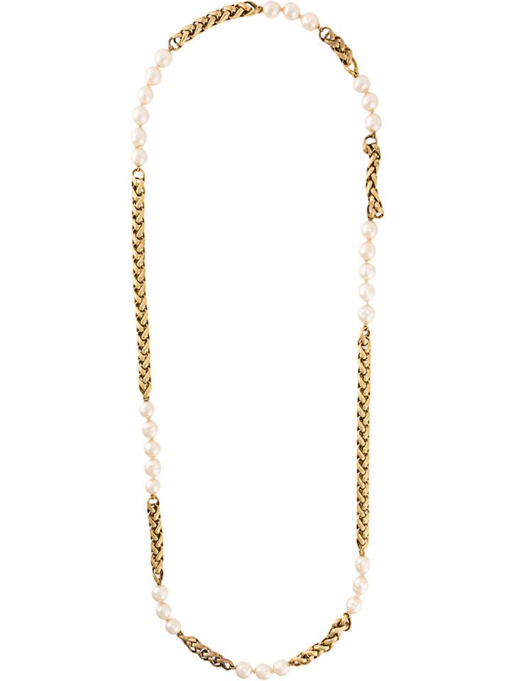 Chanel Vintage Pearl Embellished Necklace - Metallic