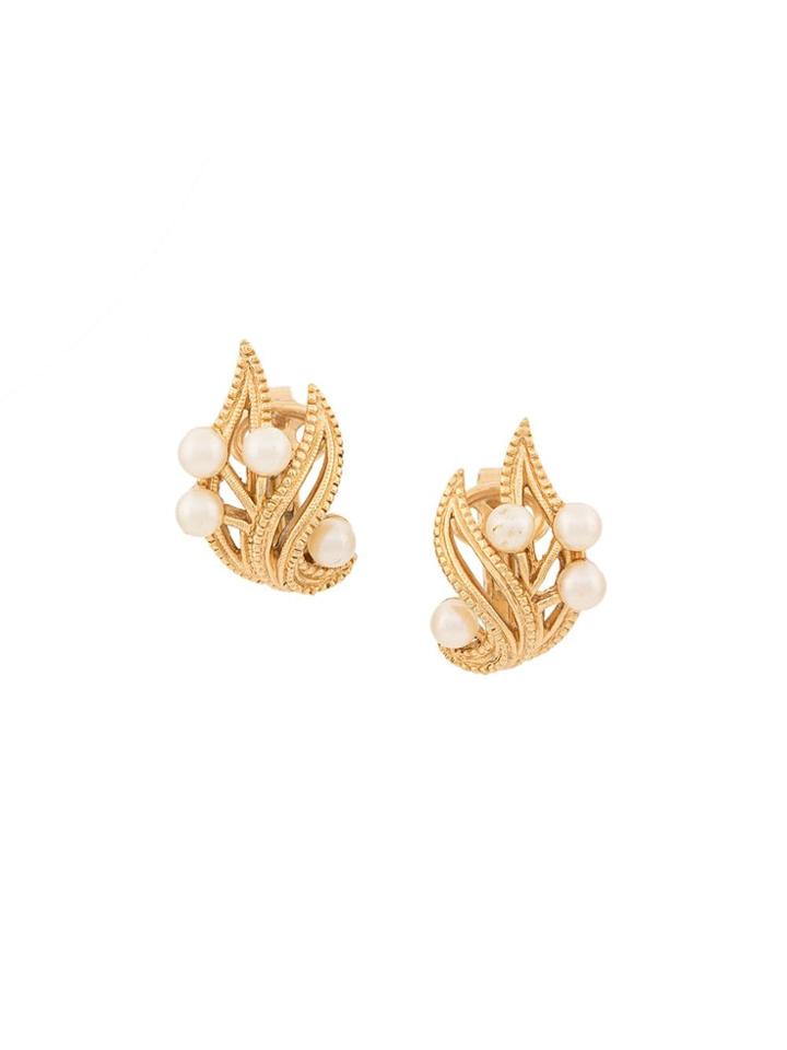 Susan Caplan Vintage 1960s Gold-plated Trifari Leaf Earrings