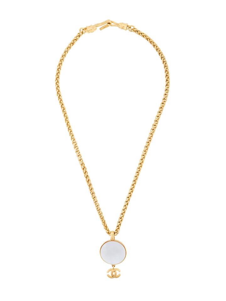 Chanel Vintage Round Shell Plate Necklace - Metallic