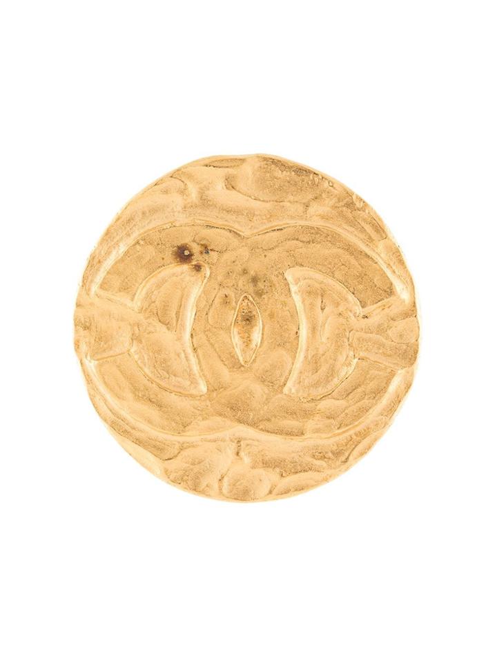 Chanel Pre-owned Logo Embossed Round Brooch - Gold