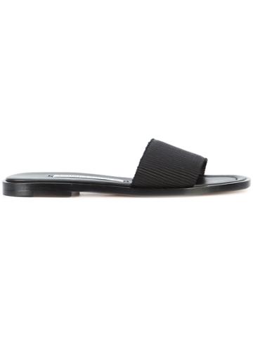 Andrea Gomez Estella Slides - Black